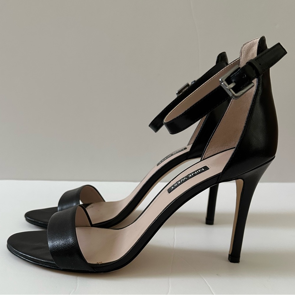 Nine West heal